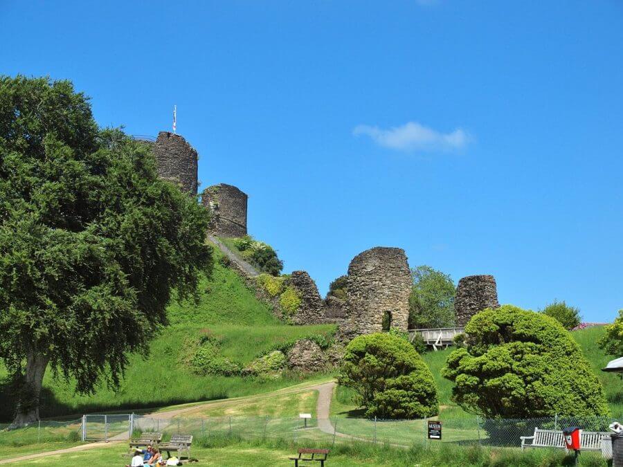 Launceston Castle - Cornwall Holiday Guide