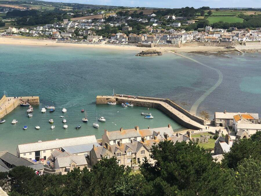 Marazion Beach - Cornwall Holiday Guide