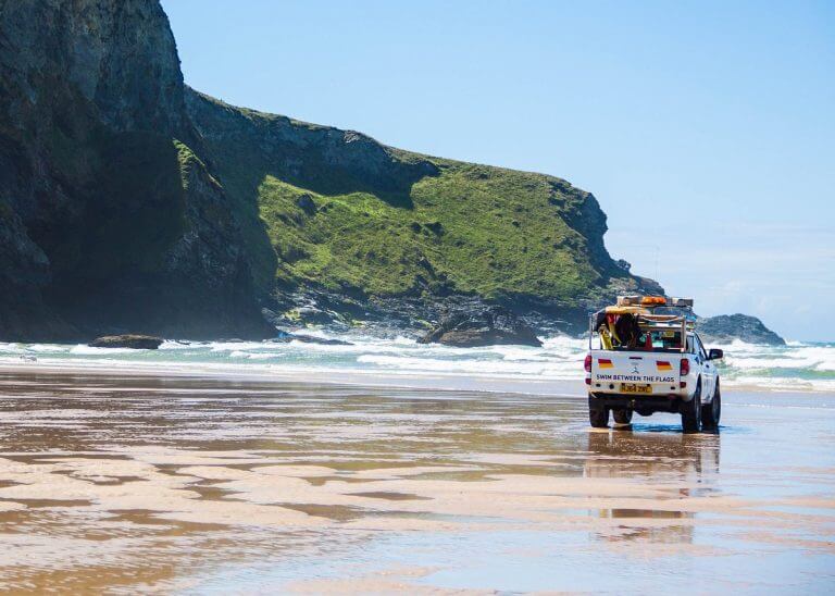 Mawgan Porth Beach - Cornwall Holiday Guide