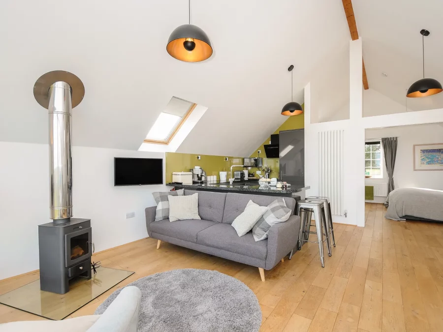 Spires 2 - Pet Friendly, Self Catering, Playing Place - Cornwall Holiday Guide