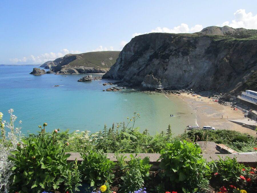 Trevaunance Cove - Cornwall Holiday Guide